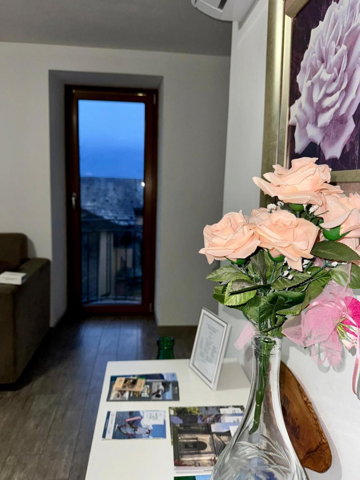 Rustico Maria Apartment Vercana ภายนอก รูปภาพ