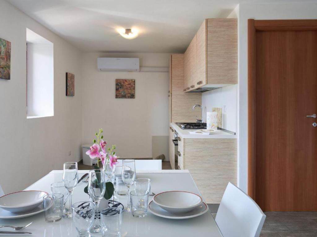 Rustico Maria Apartment Vercana ภายนอก รูปภาพ