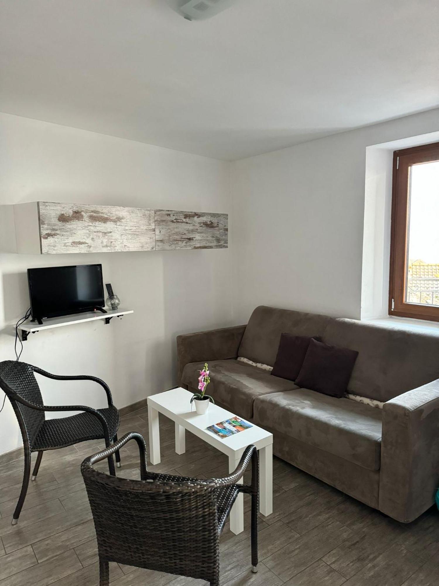 Rustico Maria Apartment Vercana ภายนอก รูปภาพ
