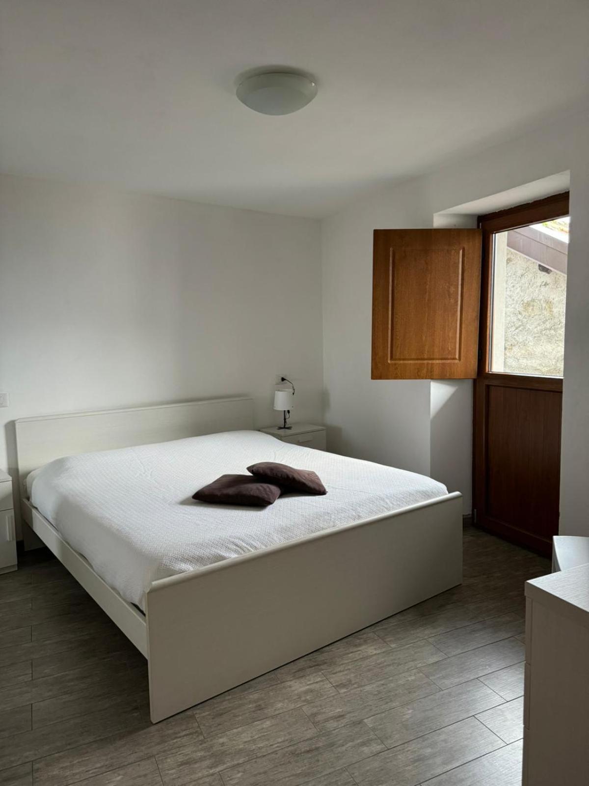 Rustico Maria Apartment Vercana ภายนอก รูปภาพ